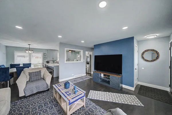 $489,999 | 581 Welter Drive, Wood Dale, IL 60191