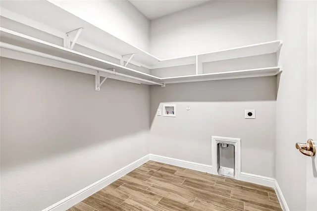 a view of a room with shelf