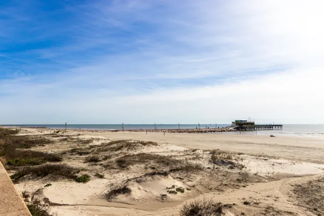 $125,000 | 6102 Seawall Boulevard, Unit 140, Galveston, TX 77551