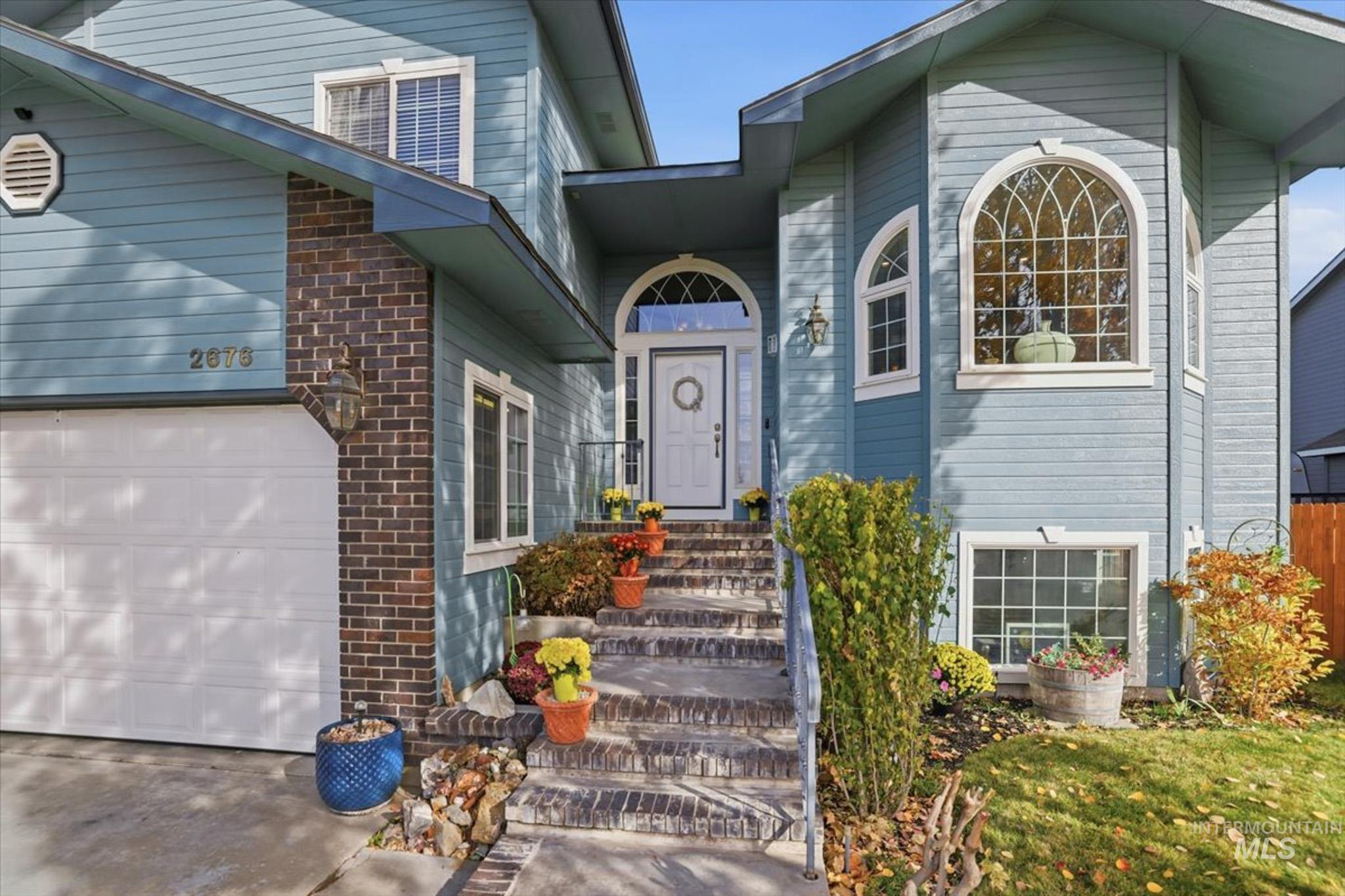 2676 South Velvet Falls Way Meridian, ID 83642 - Photo 2 of 49