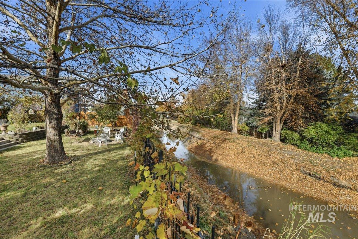 2676 South Velvet Falls Way Meridian, ID 83642 - Photo 38 of 49