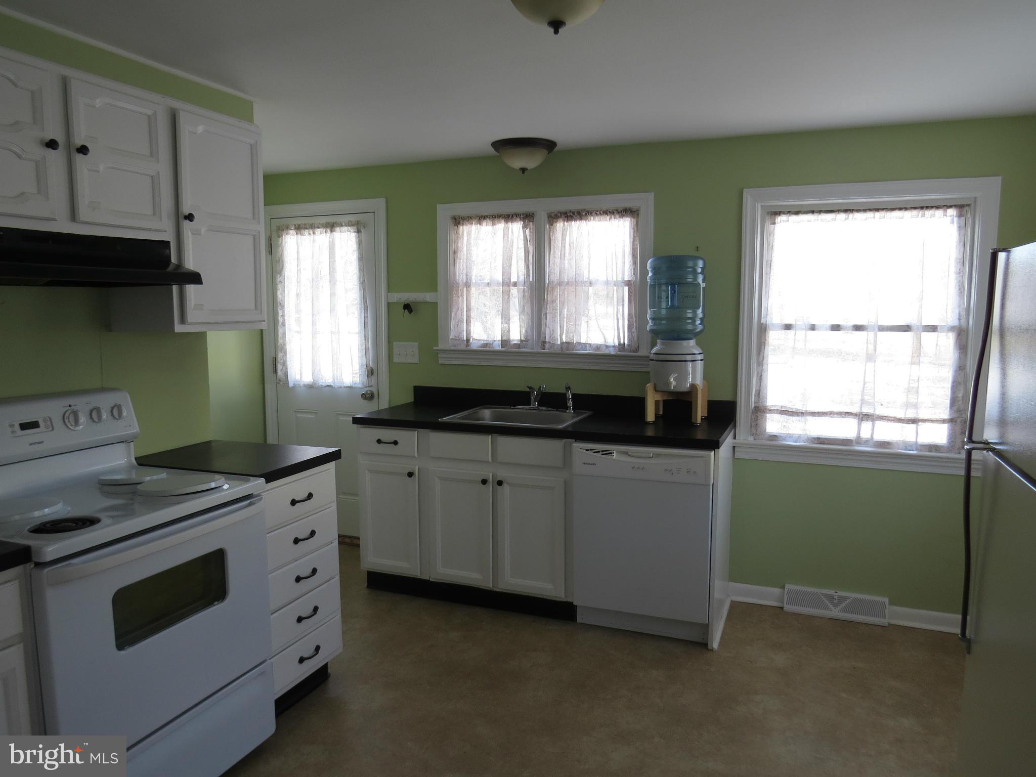 215 Maloney Road Elkton, MD 21921 - Photo 6 of 12 Kitchen