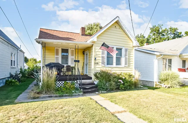 $105,000 | 2119 West Clarke Avenue, West Peoria, IL 61604