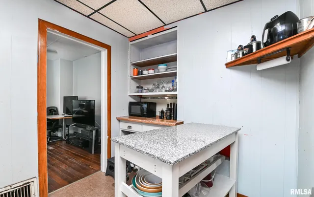 $105,000 | 2119 West Clarke Avenue, West Peoria, IL 61604