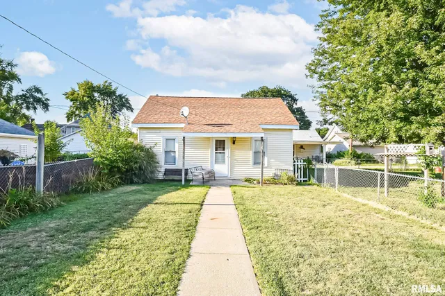 $105,000 | 2119 West Clarke Avenue, West Peoria, IL 61604