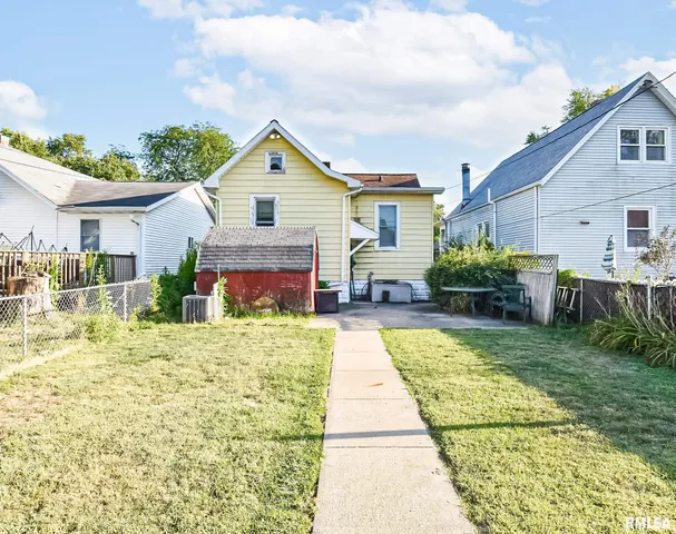 $105,000 | 2119 West Clarke Avenue, West Peoria, IL 61604