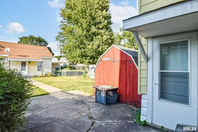 $105,000 | 2119 West Clarke Avenue, West Peoria, IL 61604