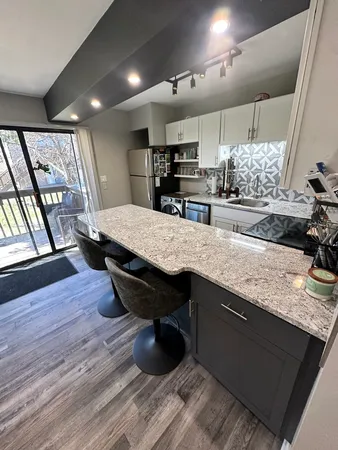 $79,900 | 46 Nassau Colony, Unit 9, Fox Lake, IL 60020