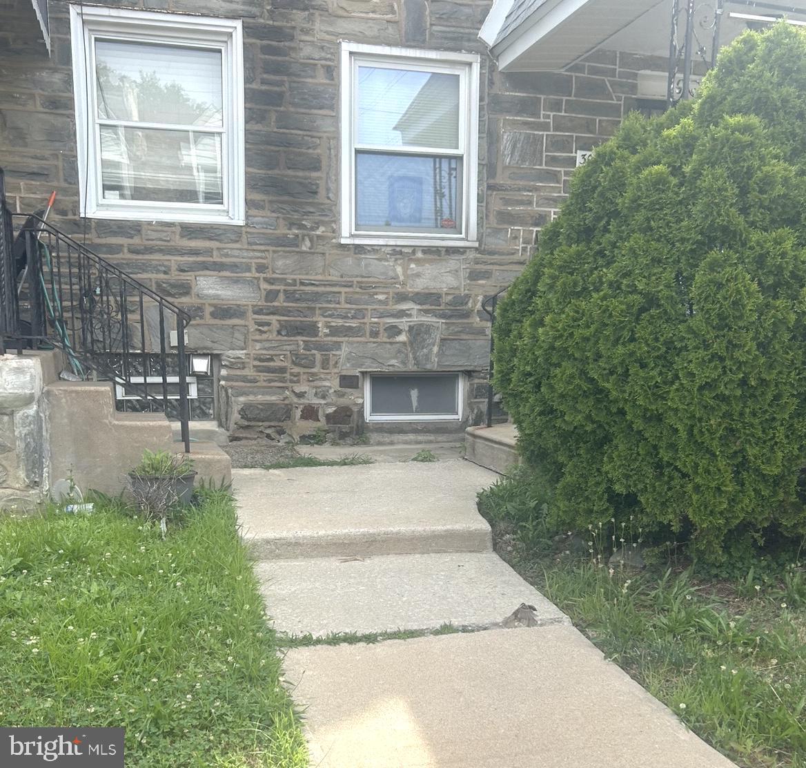 303 Margate Road Upper Darby, PA 19082 - Photo 3 of 15