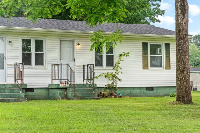 $875 | 1953 Batts Lane, Clarksville, TN 37042
