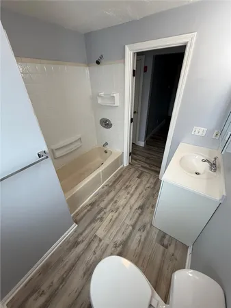 $1,950 | 14 Saratoga Avenue, Unit 3, Pawtucket, RI 02861