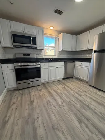 $1,950 | 14 Saratoga Avenue, Unit 3, Pawtucket, RI 02861