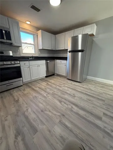 $1,950 | 14 Saratoga Avenue, Unit 3, Pawtucket, RI 02861