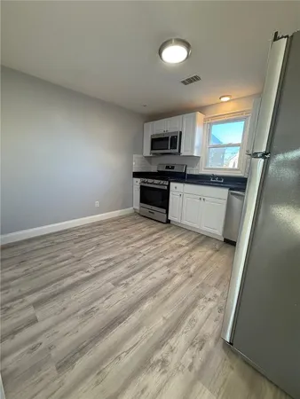 $1,950 | 14 Saratoga Avenue, Unit 3, Pawtucket, RI 02861