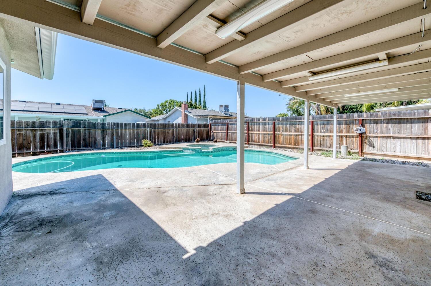 1626 Bliss Avenue Clovis, CA 93611 - Photo 26 of 31 a view of a backyard