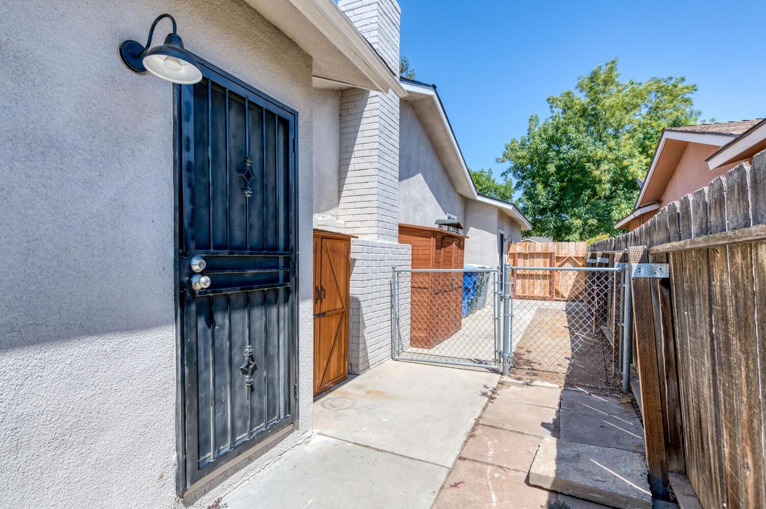 1626 Bliss Avenue Clovis, CA 93611 - Photo 30 of 31 a view of a pathway of a house