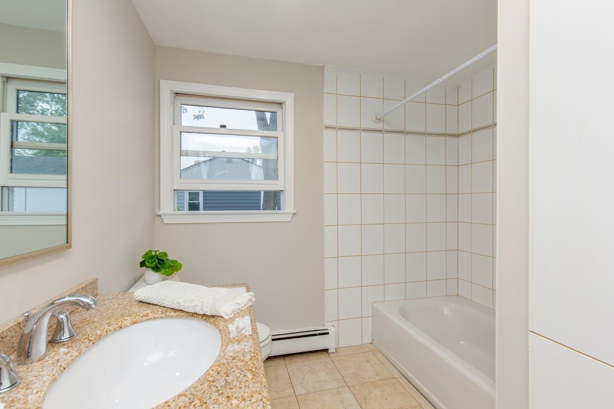 57 New Dunstable Road Nashua, NH 03060 - Photo 8 of 47