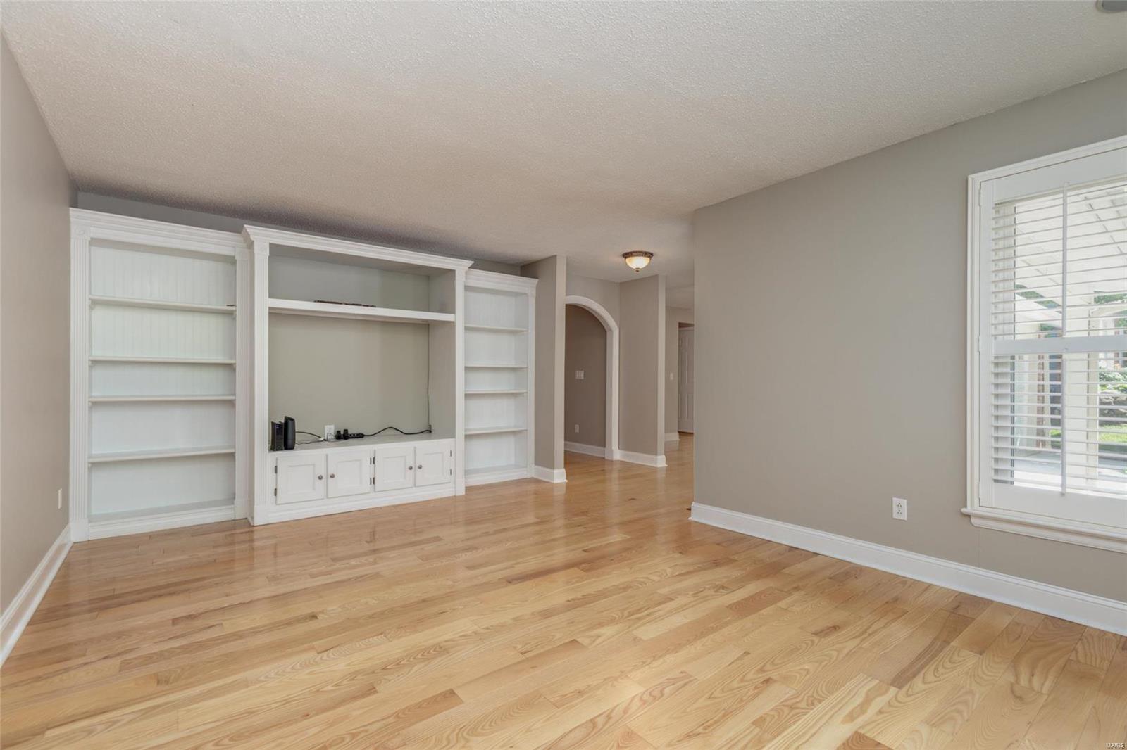 511 Bitterfield Drive Ballwin, MO 63011 - Photo 6 of 28
