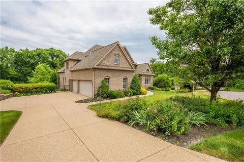 $940,000 | 531 Laurel Oak Drive, Sewickley, PA 15143