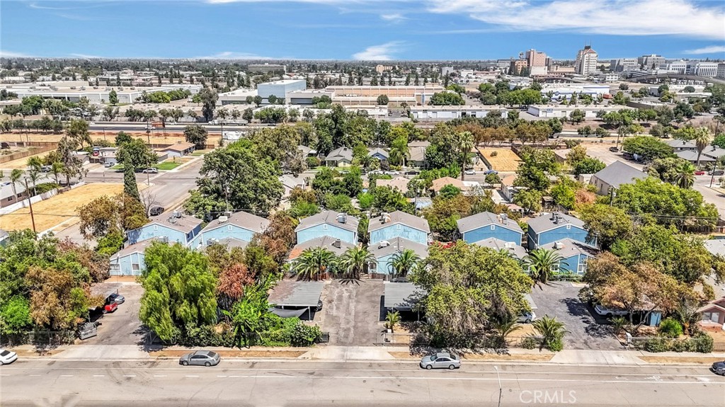 1624 B Street Fresno, CA 93706 - Photo 5 of 32 an aerial view of a city