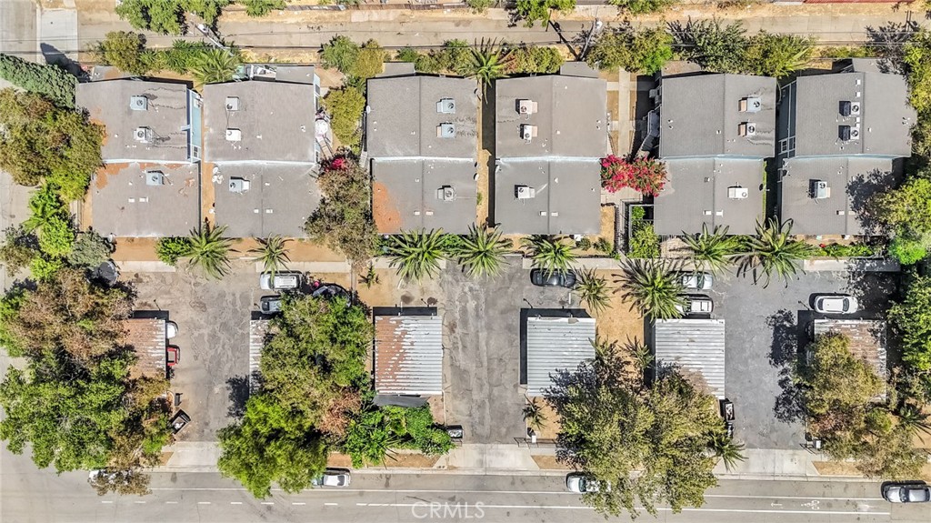 1624 B Street Fresno, CA 93706 - Photo 9 of 32 an aerial view of a city
