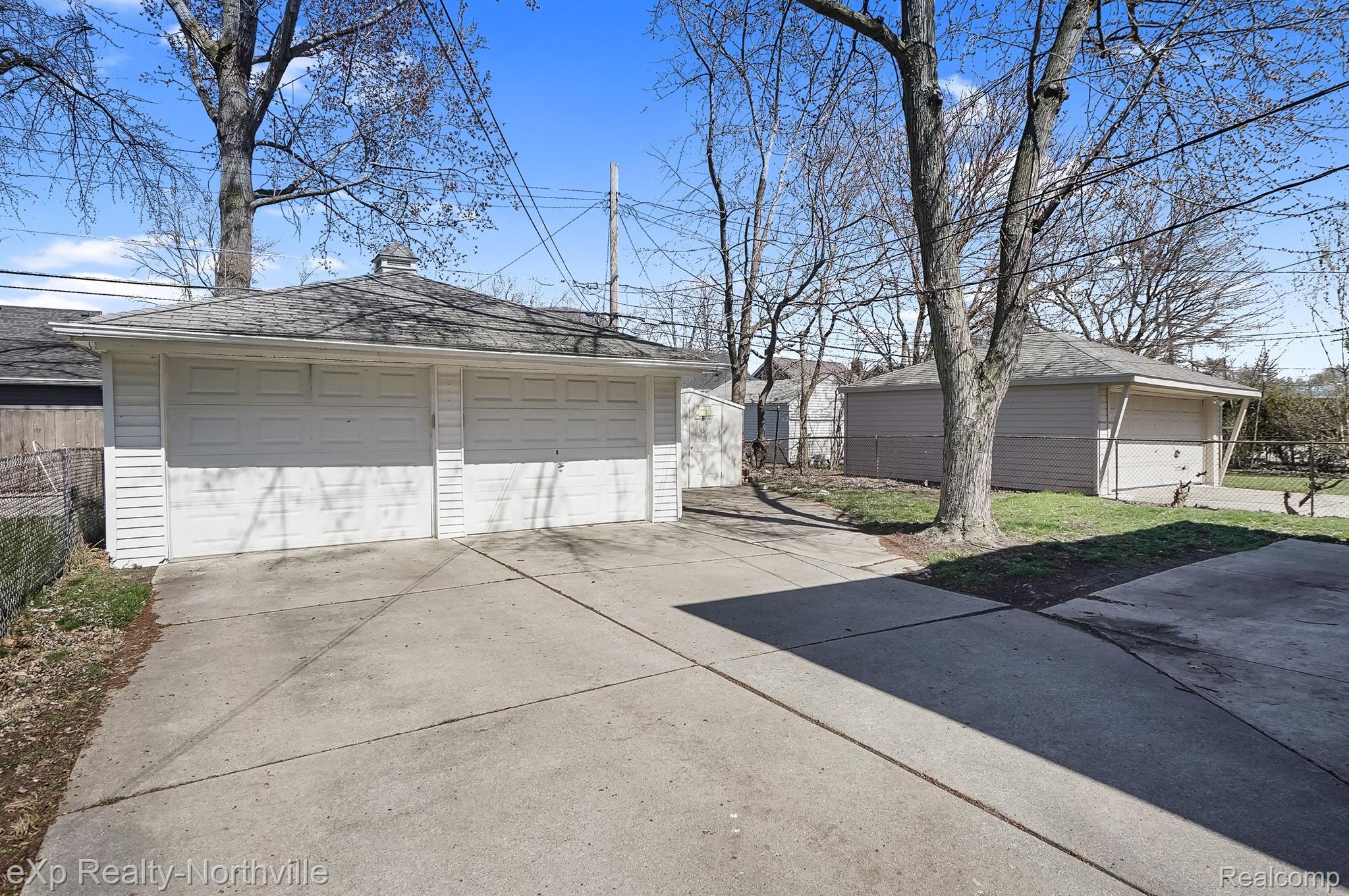 1982-1984 Vernier Road Grosse Pointe, MI 48236 - Photo 5 of 52 Gallery Image 5