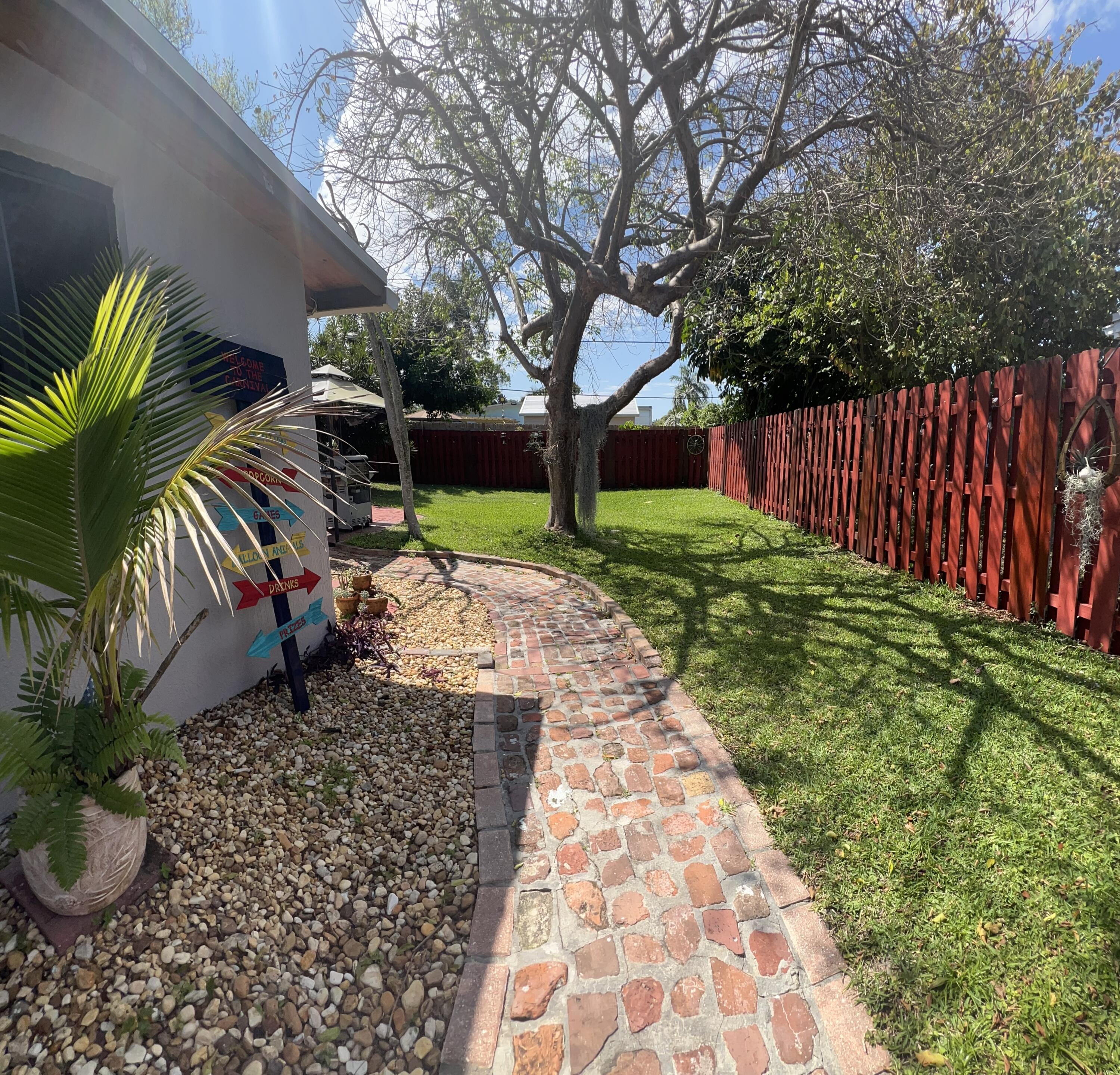 55 Davis Road Palm Springs, FL 33461 - Photo 11 of 26 1FA853AC-3B3A-4891-9E46-16E90720CB06