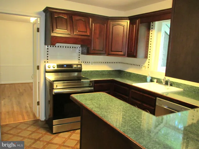 $3,495 | 8710 Nero Street, Annandale, VA 22003