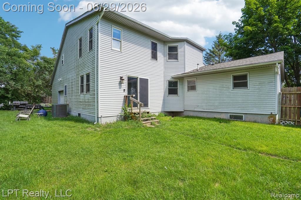 3070 Reeder Road Clarkston, MI 48346 - Photo 19 of 23