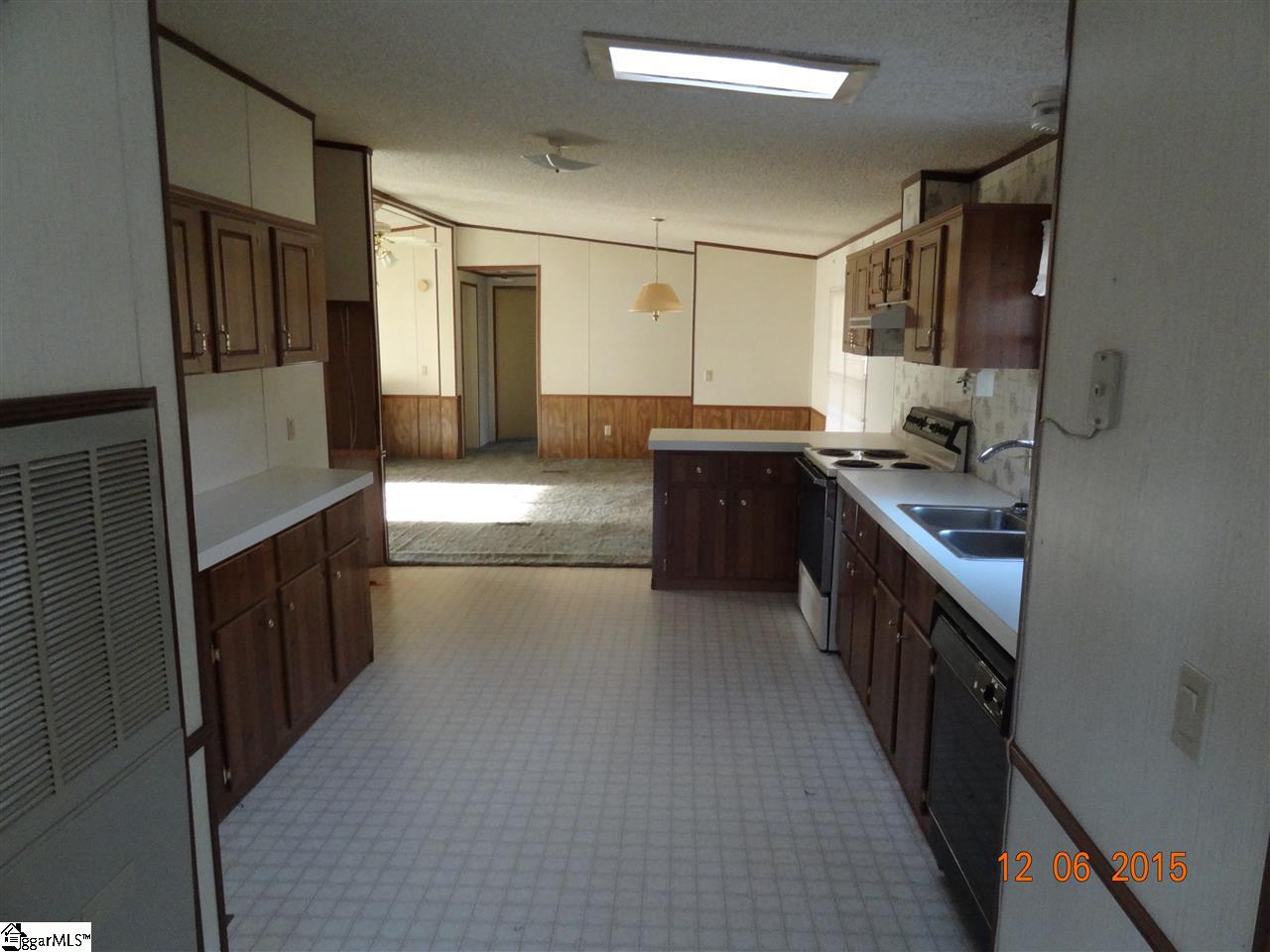 205 Trestle Road Greenwood, SC 29649 - Photo 10 of 36 Gallery Image 10