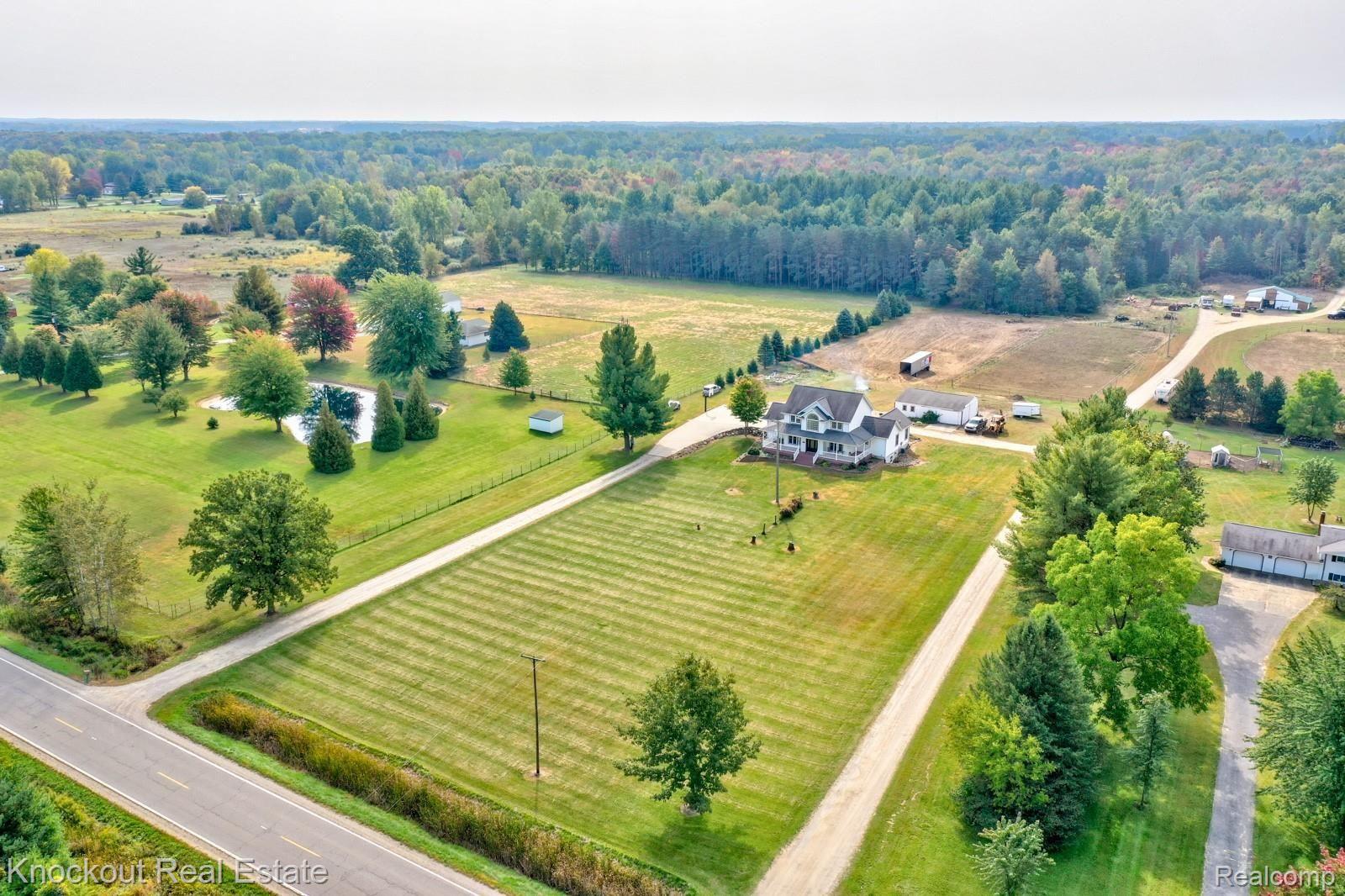 6183 Millington Road Millington, MI 48746 - Photo 3 of 69 6183 Millington Road-57.jpg