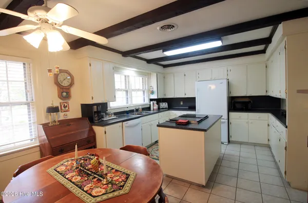 $320,000 | 202 Haven Way South, Washington, NC 27889