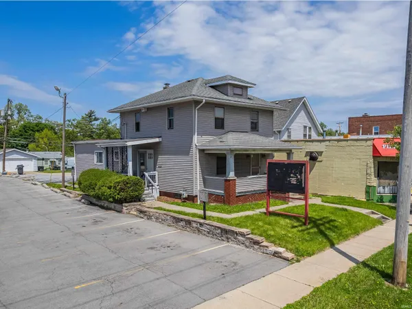 $160,000 | 1121 East State Boulevard, Fort Wayne, IN 46805
