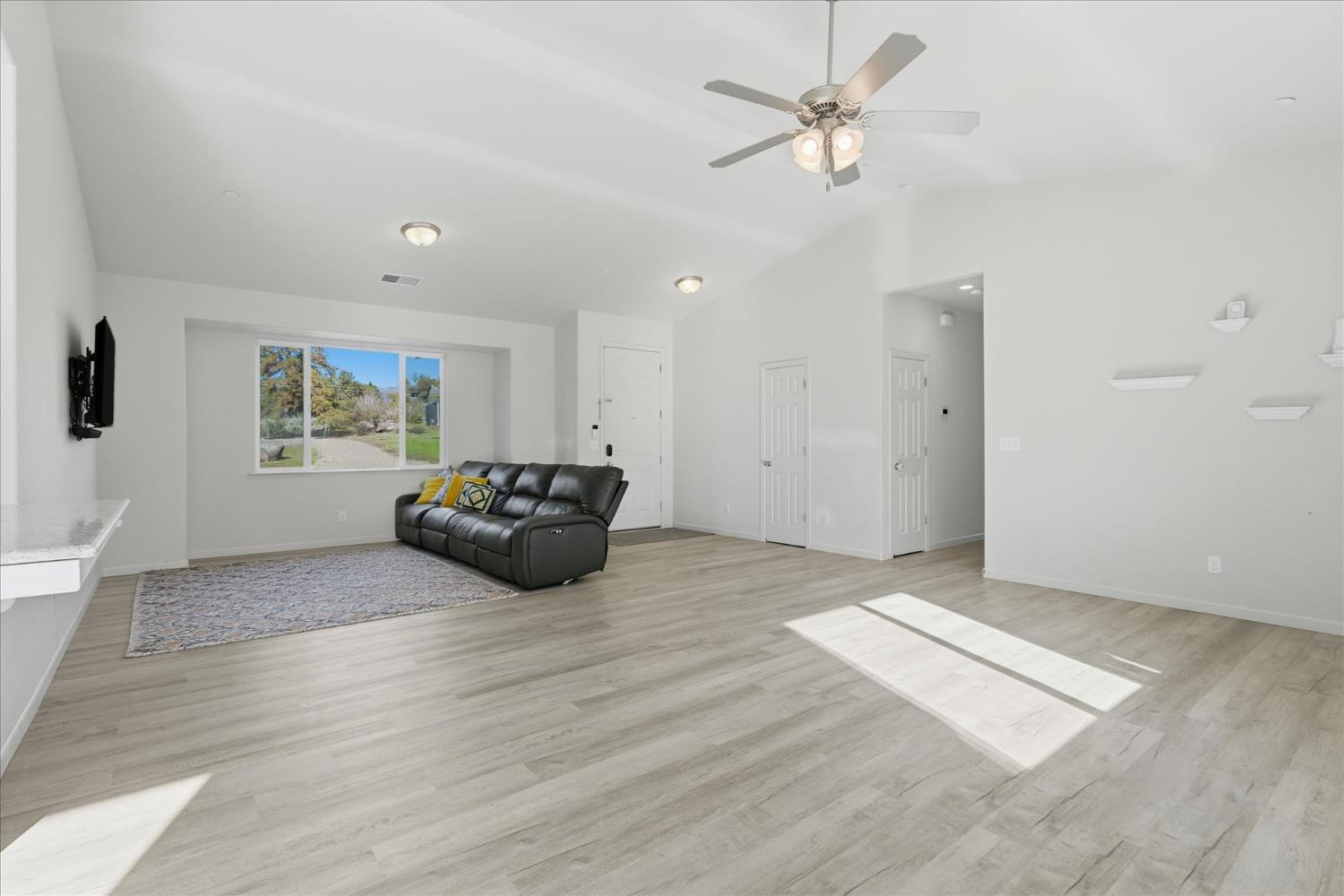 4001 Pacific Bars Road Mariposa, CA 95338 - Photo 3 of 43