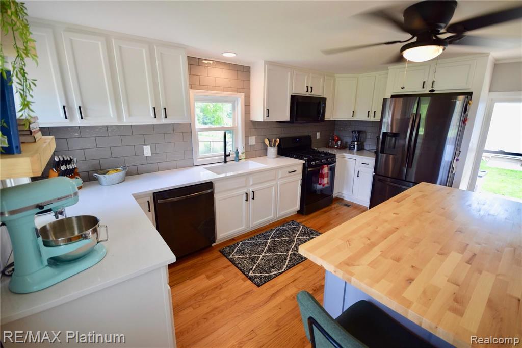 9163 Hogan Road Fenton, MI 48430 - Photo 11 of 34