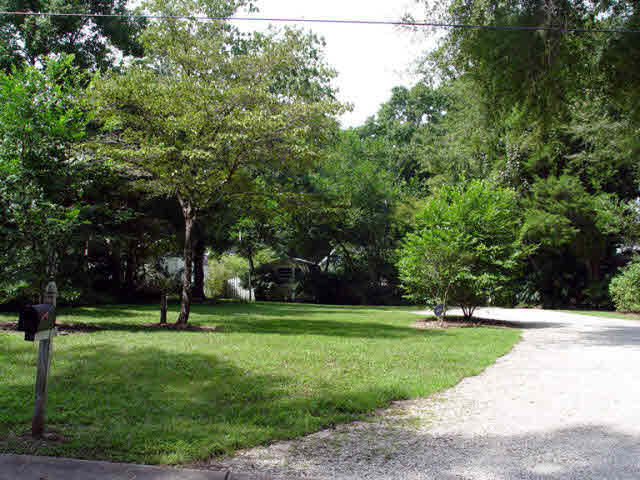 655 North Mobile Street Fairhope, AL 36532 - Photo 34 of 36 Front yard