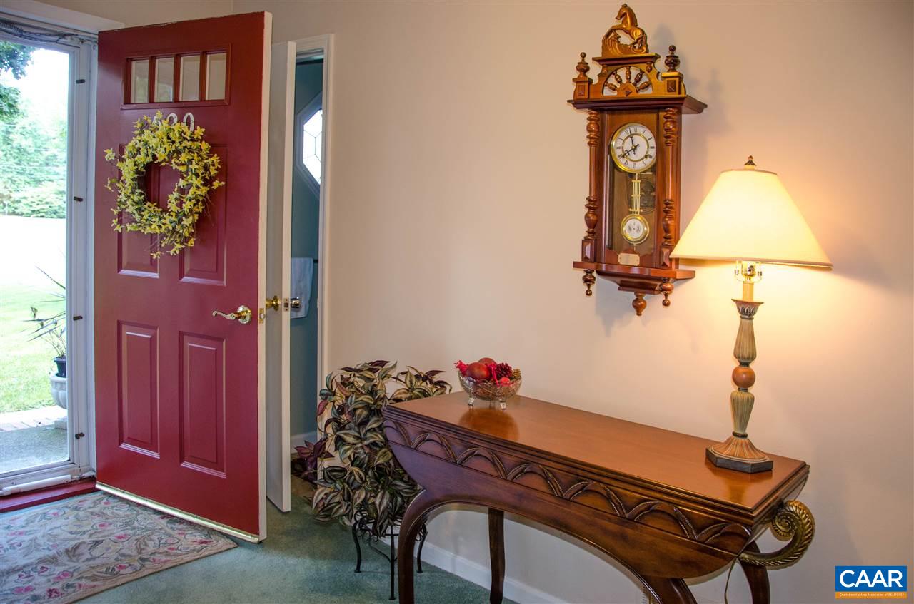520 Shore Road Waynesboro, VA 22980 - Photo 2 of 46 Gallery Image 2