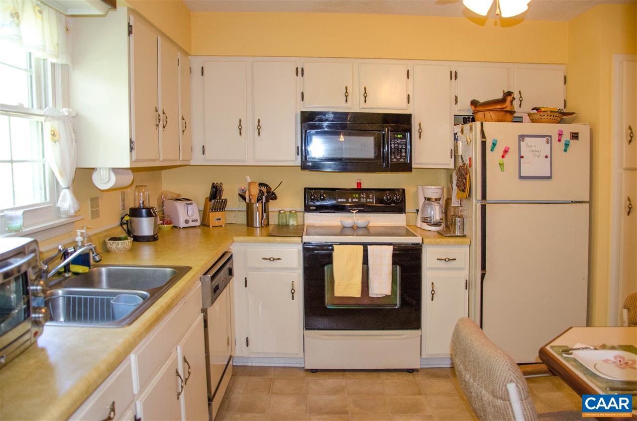 520 Shore Road Waynesboro, VA 22980 - Photo 10 of 46 Gallery Image 10