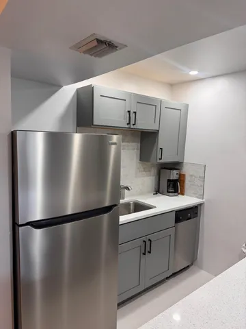 $2,300 | 2565 South Ocean Boulevard, Unit 2060, Palm Beach, FL 33480