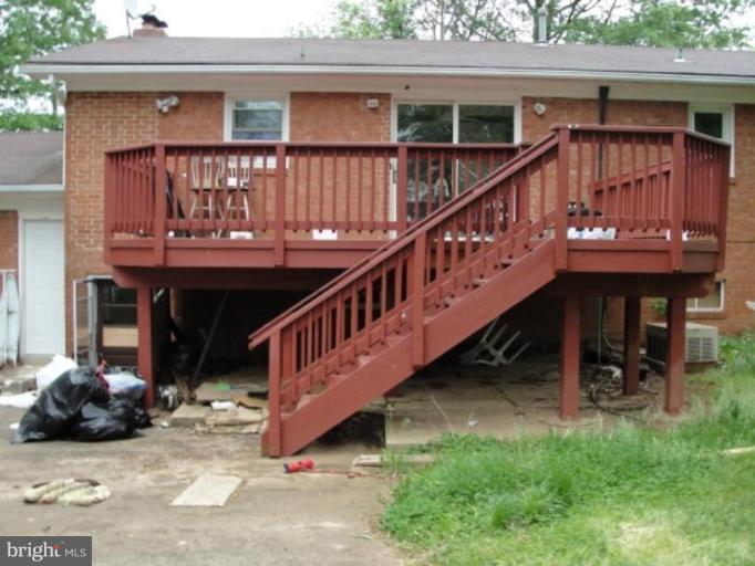 8306 Rolling Road Manassas, VA 20110 - Photo 3 of 6 Deck