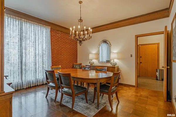 $275,000 | 314 Pulaski Street, Lincoln, IL 62656