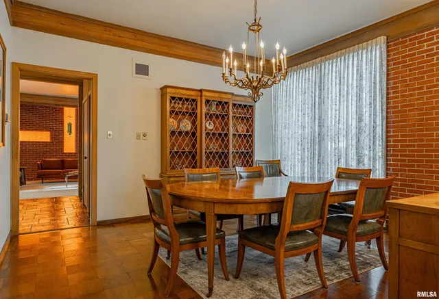 $265,000 | 314 Pulaski Street, Lincoln, IL 62656