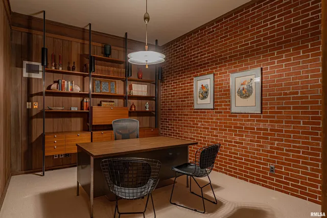 $265,000 | 314 Pulaski Street, Lincoln, IL 62656