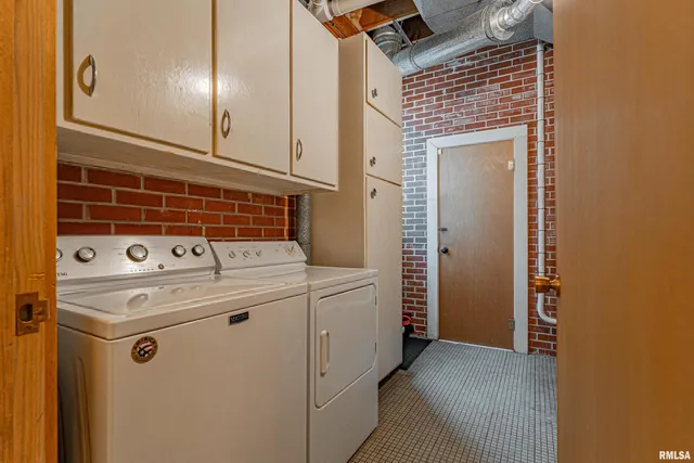 $265,000 | 314 Pulaski Street, Lincoln, IL 62656