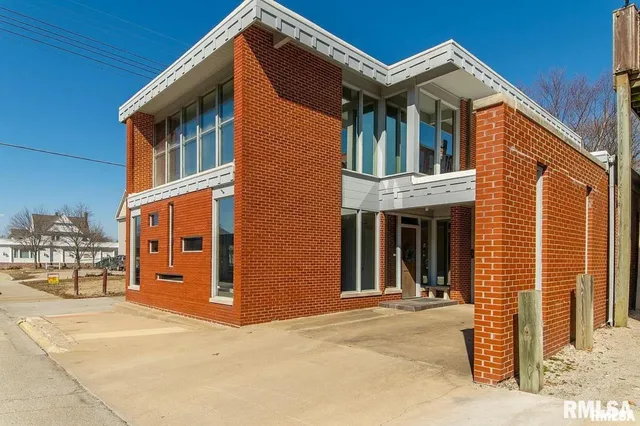 $265,000 | 314 Pulaski Street, Lincoln, IL 62656