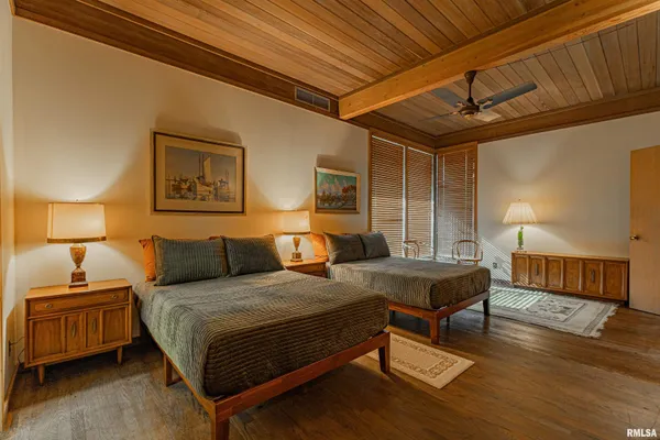 $275,000 | 314 Pulaski Street, Lincoln, IL 62656