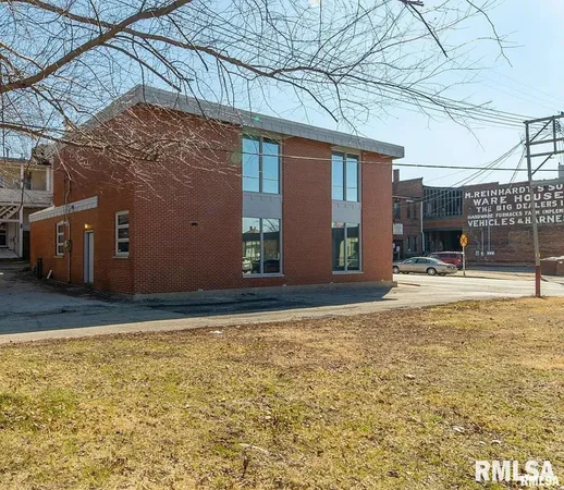 $275,000 | 314 Pulaski Street, Lincoln, IL 62656