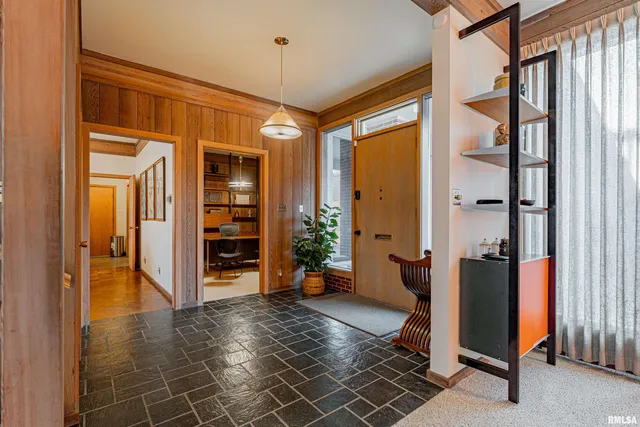 $265,000 | 314 Pulaski Street, Lincoln, IL 62656