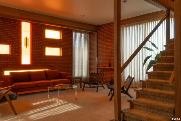 $275,000 | 314 Pulaski Street, Lincoln, IL 62656