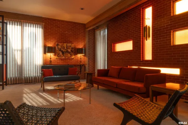 $275,000 | 314 Pulaski Street, Lincoln, IL 62656